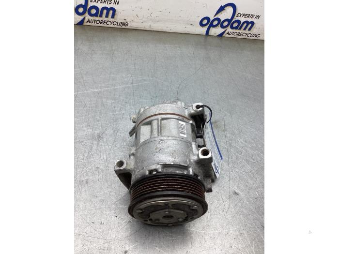 Gebruikte Aircopomp Opel Crossland (X) 1.2 Turbo 12V Prijs € 150,00 Margeregeling aangeboden door Gebr Opdam B.V.