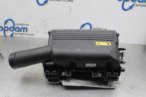 Gebruikte Luchtfilterhuis Mercedes GLC (X253) 2.0 300 e 16V 4-Matic Prijs € 50,00 Margeregeling aangeboden door Gebr Opdam B.V.
