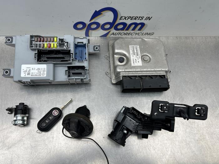Gebruikte Computer Motormanagement Fiat Punto III (199) 0.9 TwinAir Turbo 100 Prijs € 325,00 Margeregeling aangeboden door Gebr Opdam B.V.