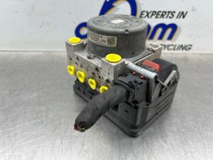 Gebruikte ABS Pomp Volkswagen Golf VII (AUA) 1.6 TDI 16V Prijs € 200,00 Margeregeling aangeboden door Gebr Opdam B.V.