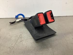 Gebruikte Veiligheidsgordel Insteek midden-achter Mini Mini (R56) 1.6 16V Cooper Prijs € 30,00 Margeregeling aangeboden door Gebr Opdam B.V.