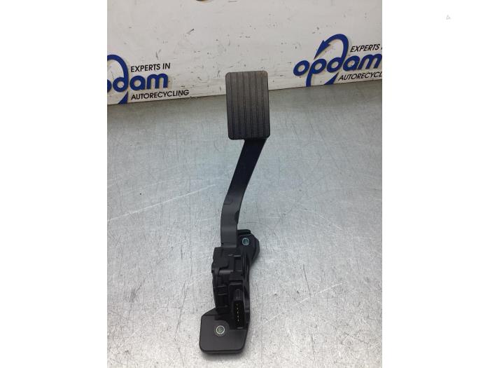 Gebruikte Sensor Gaspedaalpositie Mitsubishi Space Star (A0) 1.0 12V Prijs € 35,00 Margeregeling aangeboden door Gebr Opdam B.V.