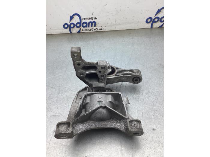 Gebruikte Motorrubber Opel Vivaro 2.0 CDTI 122 Prijs € 60,50 Inclusief btw aangeboden door Gebr Opdam B.V.