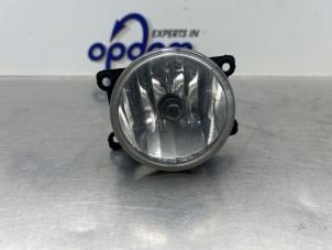Gebruikte Mistlamp links-voor Citroen DS3 Cabrio (SB) 1.2 12V PureTech 82 Prijs € 30,00 Margeregeling aangeboden door Gebr Opdam B.V.