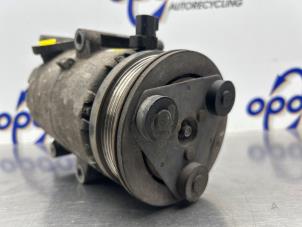 Gebruikte Aircopomp Ford Focus 2 C+C 2.0 16V Prijs € 100,00 Margeregeling aangeboden door Gebr Opdam B.V.