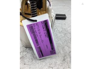 Gebruikte Tank element Pomp Opel Vivaro 2.0 CDTI 122 Prijs € 90,75 Inclusief btw aangeboden door Gebr Opdam B.V.