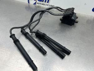 Gebruikte Bobine Renault Clio III (BR/CR) 1.2 16V 75 Prijs € 50,00 Margeregeling aangeboden door Gebr Opdam B.V.