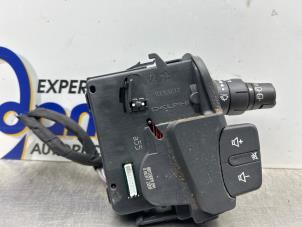 Gebruikte Ruitenwis Schakelaar Renault Clio III (BR/CR) 1.2 16V 75 Prijs € 50,00 Margeregeling aangeboden door Gebr Opdam B.V.