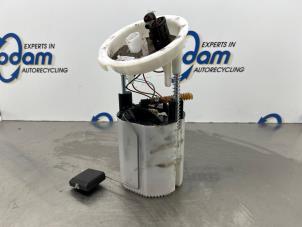 Gebruikte Benzinepomp BMW 3 serie Touring (E91) 320i 16V Prijs € 75,00 Margeregeling aangeboden door Gebr Opdam B.V.