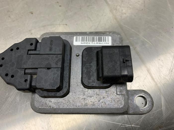 Nox sensor van een BMW 3 serie Touring (E91) 320i 16V 2008