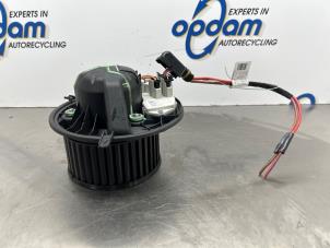 Gebruikte Chaufage Ventilatiemotor BMW 3 serie Touring (E91) 320i 16V Prijs € 100,00 Margeregeling aangeboden door Gebr Opdam B.V.