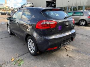 Gebruikte Deur 2Deurs links Kia Rio III (UB) 1.2 CVVT 16V Prijs € 150,00 Margeregeling aangeboden door Gebr Opdam B.V.