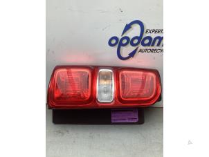 Gebruikte Achterlicht links Opel Vivaro 2.0 CDTI 122 Prijs € 121,00 Inclusief btw aangeboden door Gebr Opdam B.V.