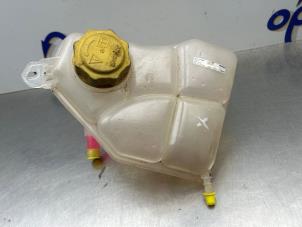 Gebruikte Koelvloeistof Reservoir Ford Fusion 1.4 16V Prijs € 25,00 Margeregeling aangeboden door Gebr Opdam B.V.