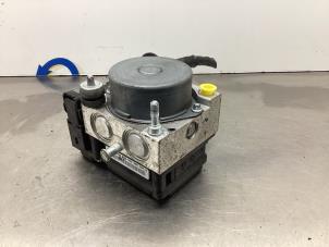 Gebruikte ABS Pomp Renault Clio III (BR/CR) 1.5 dCi FAP Prijs € 100,00 Margeregeling aangeboden door Gebr Opdam B.V.