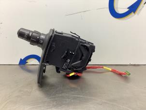 Gebruikte Pinker Schakelaar Renault Clio III (BR/CR) 1.5 dCi FAP Prijs € 50,00 Margeregeling aangeboden door Gebr Opdam B.V.