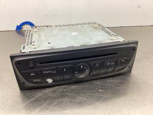 Gebruikte Radio CD Speler Renault Clio III (BR/CR) 1.5 dCi FAP Prijs € 75,00 Margeregeling aangeboden door Gebr Opdam B.V.