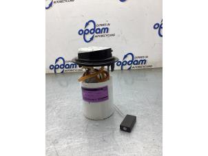 Gebruikte Benzinepomp Opel Crossland (X) 1.2 Turbo 12V Prijs € 75,00 Margeregeling aangeboden door Gebr Opdam B.V.