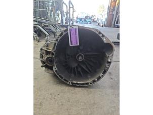 Gebruikte Versnellingsbak Renault Master III (MA/MB/MC/MD/MH/MF/MG/MH) 2.3 dCi 16V Prijs € 1.000,00 Margeregeling aangeboden door Gebr Opdam B.V.