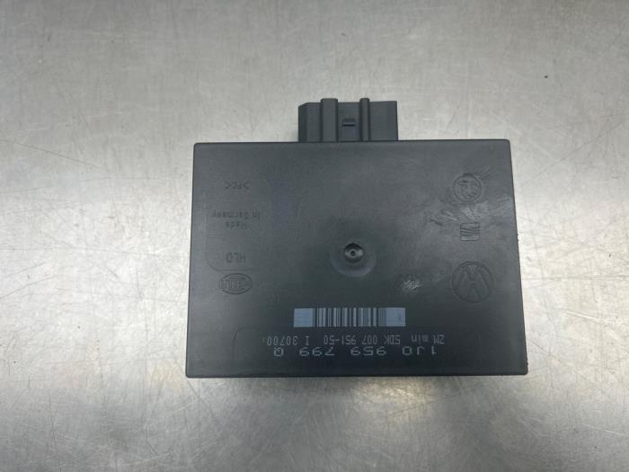 Gebruikte Computer Body Control Volkswagen Golf IV (1J1) 1.6 Prijs € 50,00 Margeregeling aangeboden door Gebr Opdam B.V.