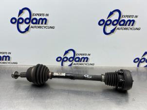 Gebruikte Homokineetas links-voor Volkswagen Golf IV (1J1) 1.6 Prijs € 50,00 Margeregeling aangeboden door Gebr Opdam B.V.