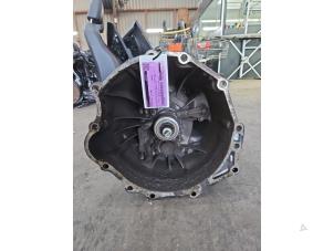 Gebruikte Versnellingsbak Volkswagen Crafter 2.5 TDI 30/32/35/46/50 Prijs € 500,00 Margeregeling aangeboden door Gebr Opdam B.V.