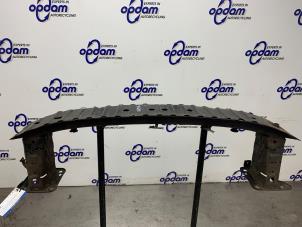 Gebruikte Bumperframe voor Ford Focus 2 Wagon 1.6 TDCi 16V 110 Prijs € 50,00 Margeregeling aangeboden door Gebr Opdam B.V.