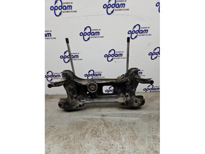 Gebruikte Subframe Volkswagen Caddy III (2KA,2KH,2CA,2CH) 1.6 TDI 16V Prijs € 121,00 Inclusief btw aangeboden door Gebr Opdam B.V.