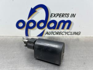 Gebruikte Overspanningsrelais Peugeot Expert (G9) 1.6 HDi 90 Prijs € 25,00 Margeregeling aangeboden door Gebr Opdam B.V.