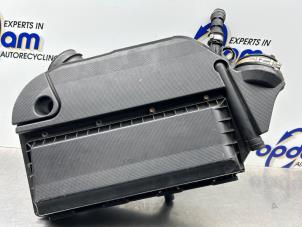 Gebruikte Luchtfilterhuis Opel Combo 1.3 CDTI 16V ecoFlex Prijs € 50,00 Margeregeling aangeboden door Gebr Opdam B.V.