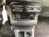 Citroën C4 Cactus (0B/0P) 1.2 PureTech 82 12V AUX/USB aansluiting