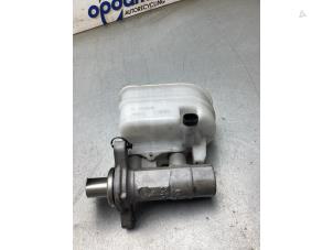 Gebruikte Hoofdremcilinder Iveco New Daily VI 33S14, 35C14, 35S14 Prijs € 121,00 Inclusief btw aangeboden door Gebr Opdam B.V.