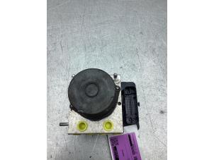 Gebruikte ABS Pomp Iveco New Daily VI 33S14, 35C14, 35S14 Prijs € 363,00 Inclusief btw aangeboden door Gebr Opdam B.V.