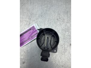 Gebruikte Luchthoeveelheidsmeter Seat Leon ST (5FF) 1.6 TDI Ecomotive 16V Prijs € 20,00 Margeregeling aangeboden door Gebr Opdam B.V.