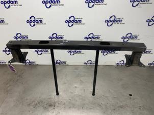 Gebruikte Bumperframe achter Opel Combo Cargo 1.6 CDTI 75 Prijs € 75,00 Margeregeling aangeboden door Gebr Opdam B.V.