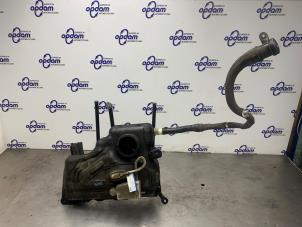 Gebruikte Tank Opel Combo Cargo 1.6 CDTI 75 Prijs € 250,00 Margeregeling aangeboden door Gebr Opdam B.V.