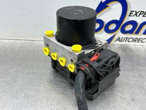 Gebruikte ABS Pomp Volkswagen Polo IV (9N1/2/3) 1.4 16V Prijs € 125,00 Margeregeling aangeboden door Gebr Opdam B.V.