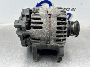 Gebruikte Dynamo Volkswagen Polo IV (9N1/2/3) 1.4 16V Prijs € 50,00 Margeregeling aangeboden door Gebr Opdam B.V.