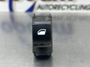 Gebruikte Ruit schakelaar elektrisch Citroen C4 Cactus (0B/0P) 1.2 PureTech 82 12V Prijs € 15,00 Margeregeling aangeboden door Gebr Opdam B.V.