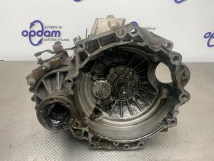 Gebruikte Versnellingsbak Volkswagen Golf IV (1J1) 1.6 Prijs € 250,00 Margeregeling aangeboden door Gebr Opdam B.V.