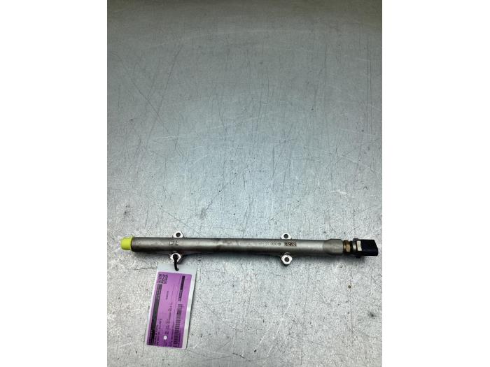 Gebruikte Injector brug Volkswagen Golf VIII (CD1) 1.5 TSI 16V Prijs € 50,00 Margeregeling aangeboden door Gebr Opdam B.V.