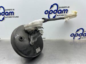 Gebruikte Rembooster Ford Fiesta 6 (JA8) 1.0 SCI 12V 80 Prijs € 100,00 Margeregeling aangeboden door Gebr Opdam B.V.