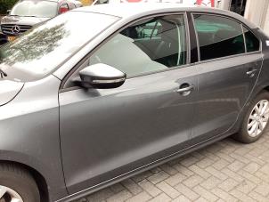 Gebruikte Portier 4Deurs links-voor Volkswagen Jetta IV (162/16A) 1.2 TSI Prijs € 200,00 Margeregeling aangeboden door Gebr Opdam B.V.