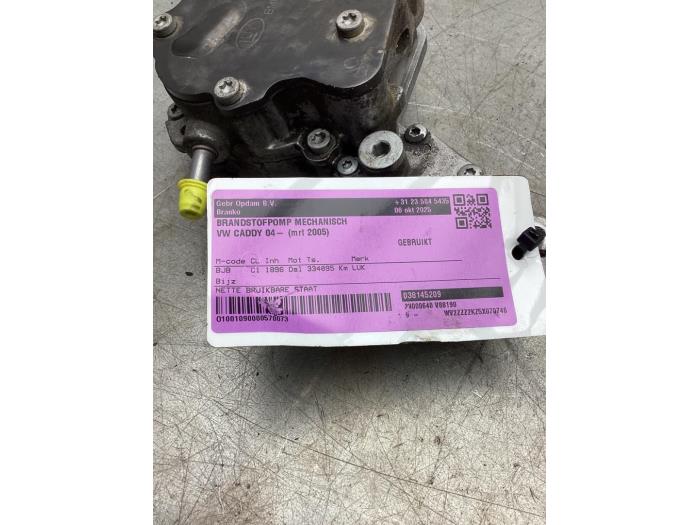 Gebruikte Brandstofpomp Mechanisch Volkswagen Caddy Combi III (2KB,2KJ) 1.9 TDI Prijs € 50,00 Margeregeling aangeboden door Gebr Opdam B.V.