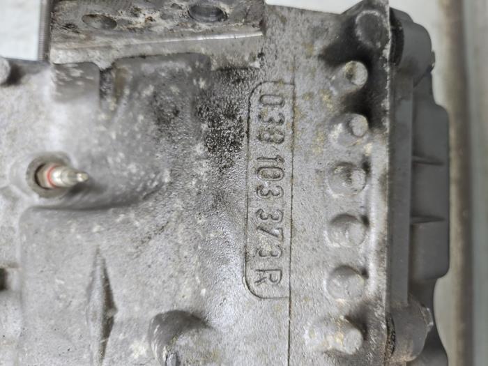 Cilinderkop van een Volkswagen Caddy Combi III (2KB,2KJ) 1.9 TDI 2005