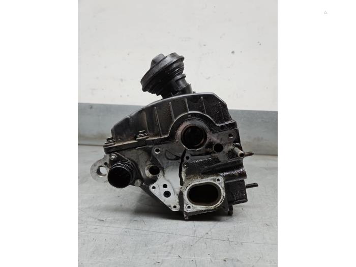 Cilinderkop van een Volkswagen Caddy Combi III (2KB,2KJ) 1.9 TDI 2005