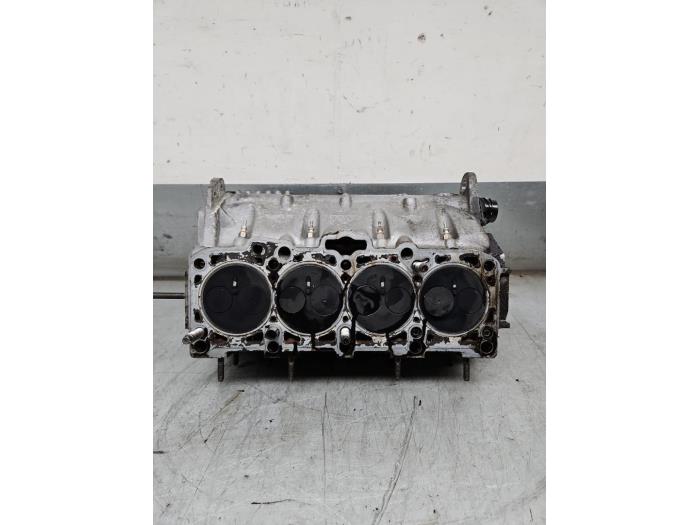 Cilinderkop van een Volkswagen Caddy Combi III (2KB,2KJ) 1.9 TDI 2005