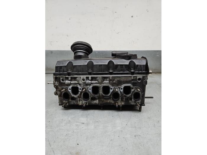 Cilinderkop van een Volkswagen Caddy Combi III (2KB,2KJ) 1.9 TDI 2005
