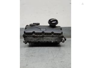 Gebruikte Cilinderkop Volkswagen Caddy Combi III (2KB,2KJ) 1.9 TDI Prijs € 250,00 Margeregeling aangeboden door Gebr Opdam B.V.