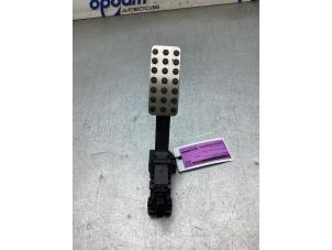 Gebruikte Sensor Gaspedaalpositie Mercedes A (177.0) 1.3 A-200 Turbo 16V Prijs € 50,00 Margeregeling aangeboden door Gebr Opdam B.V.
